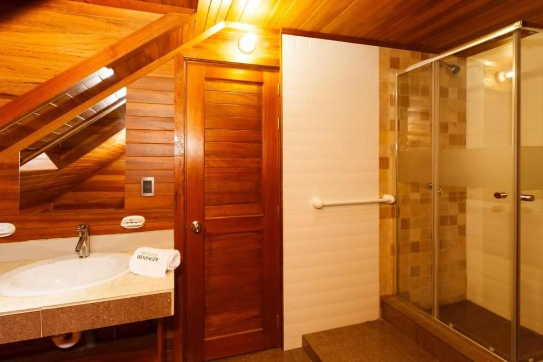 Hotel Heidinger Oxapampa Bagian luar foto
